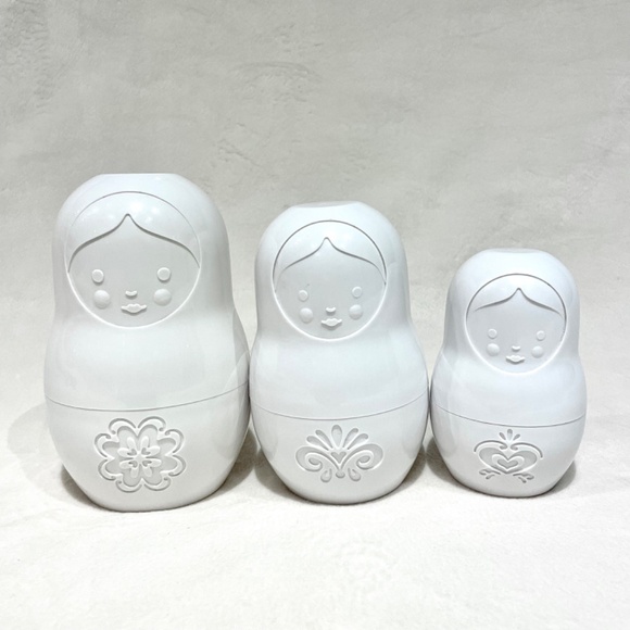 A Set of Six Nesting Measuring Cups – Nesting Dolls Design - Picture 6 of 14